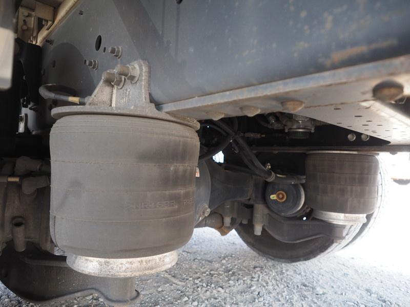 いすゞ ギガ ウイング車 大型 QKG-CYJ77B 年式 H28[写真41]