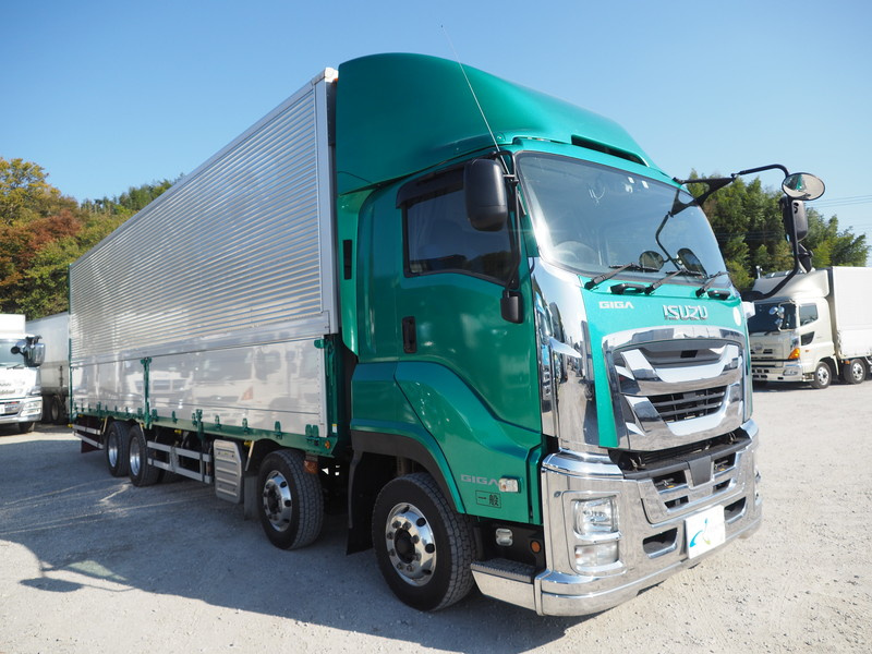 いすゞ ギガ ウイング車 大型 QKG-CYJ77B 年式 H28[写真04]