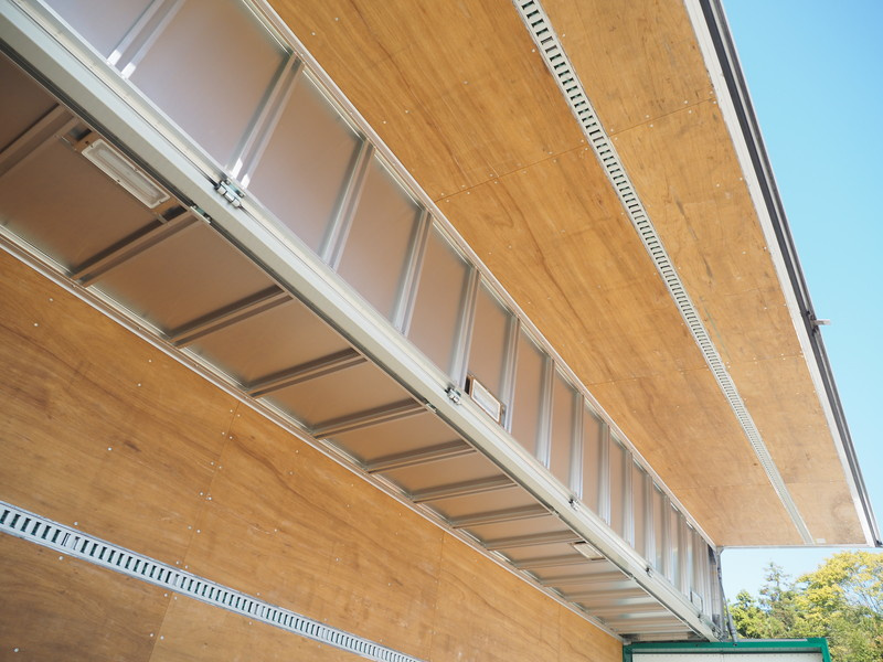 いすゞ ギガ ウイング車 大型 QKG-CYJ77B 年式 H28[写真21]