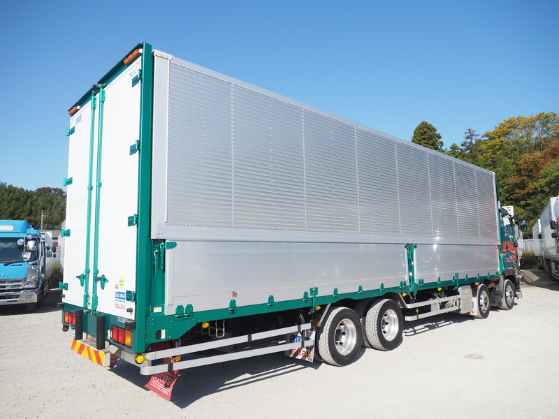 いすゞ ギガ ウイング車 大型 QKG-CYJ77B 年式 H28[写真05]