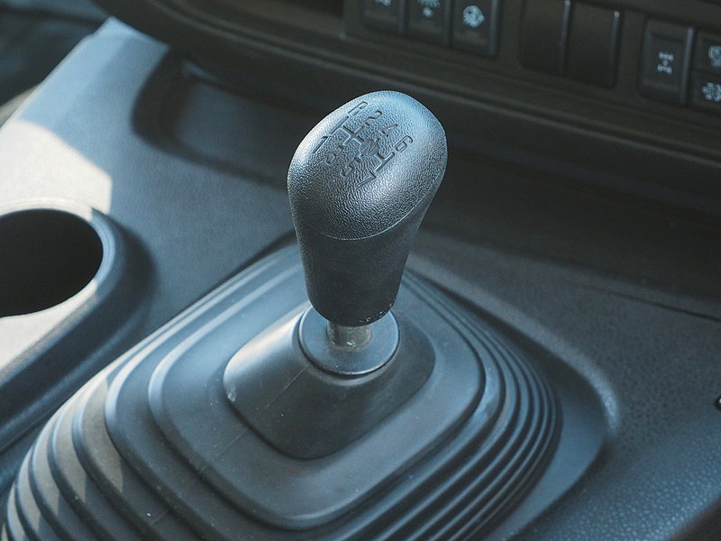 いすゞ ギガ ウイング車 大型 QKG-CYJ77B 年式 H28[写真33]