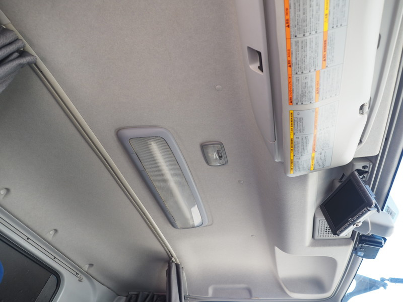 いすゞ ギガ ウイング車 大型 QKG-CYJ77B 年式 H28[写真37]