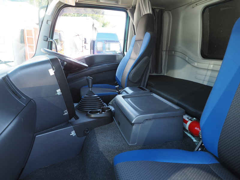 いすゞ ギガ ウイング車 大型 QKG-CYJ77B 年式 H28[写真39]