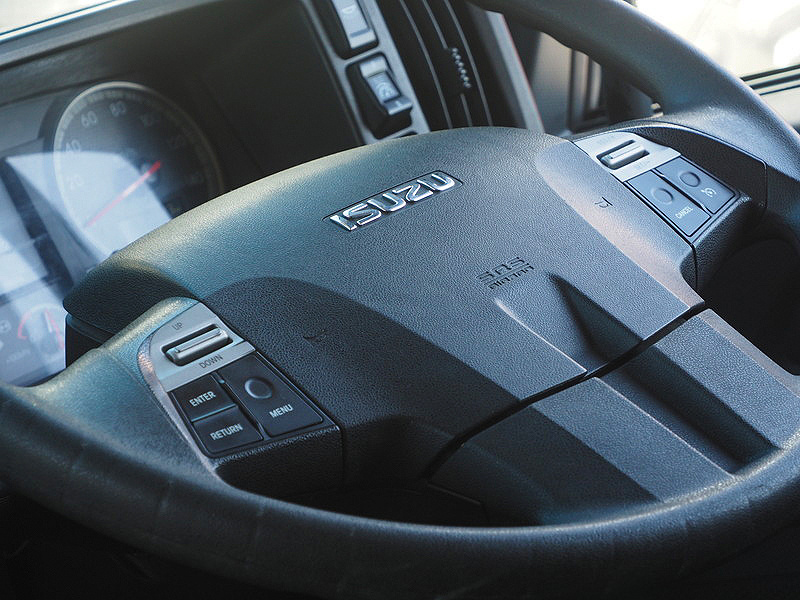 いすゞ ギガ ウイング車 大型 QKG-CYJ77B 年式 H28[写真35]