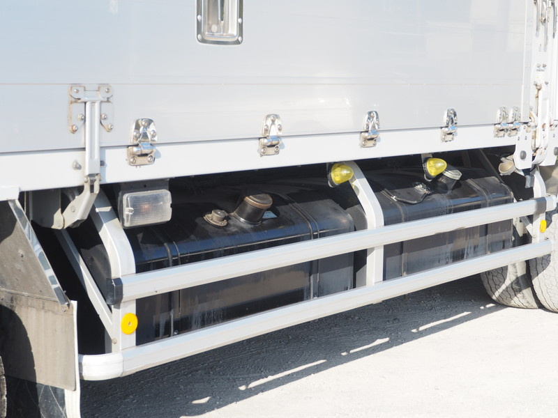 いすゞ ギガ ウイング車 大型 PKG-CYJ77W8 年式 H20[写真18]