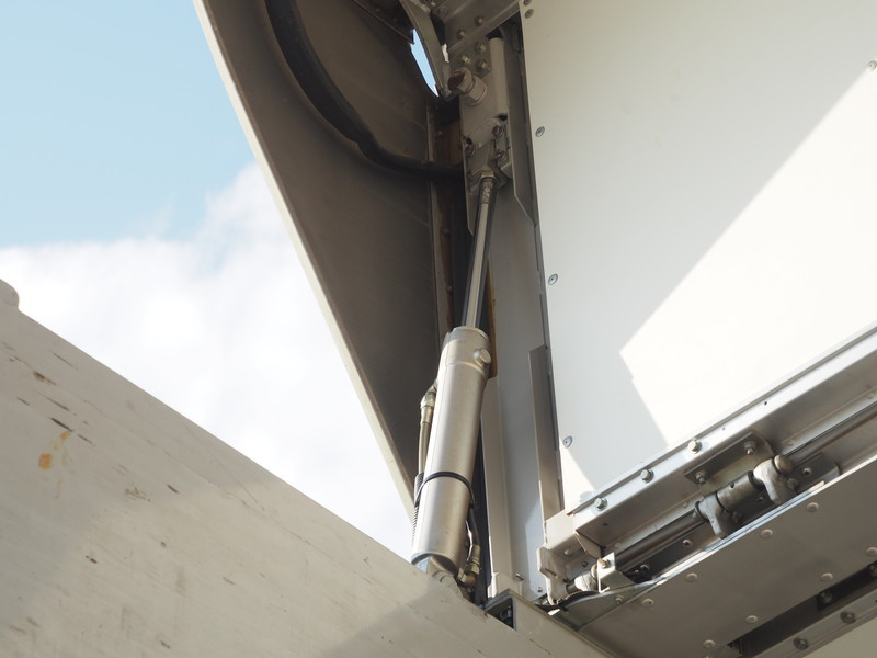 いすゞ ギガ ウイング車 大型 PKG-CYJ77W8 年式 H20[写真20]