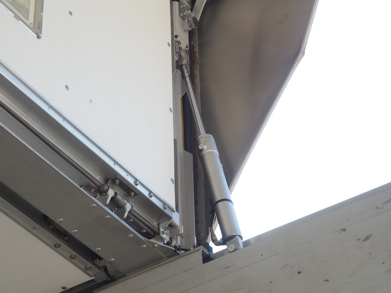 いすゞ ギガ ウイング車 大型 PKG-CYJ77W8 年式 H20[写真15]