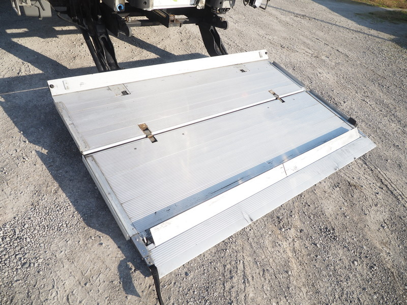 いすゞ ギガ ウイング車 大型 PKG-CYJ77W8 年式 H20[写真34]