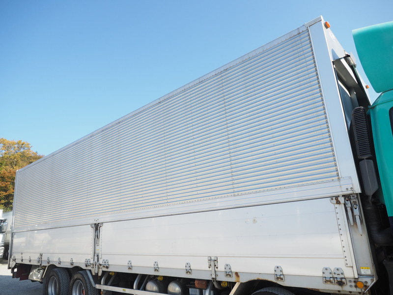 いすゞ ギガ ウイング車 大型 PDG-CYJ77W8 年式 H20[写真09]