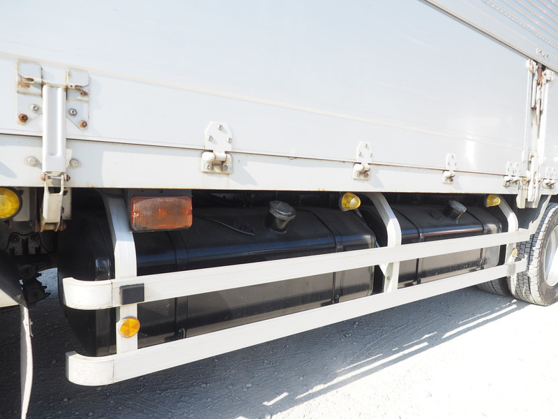 いすゞ ギガ ウイング車 大型 PDG-CYJ77W8 年式 H20[写真15]