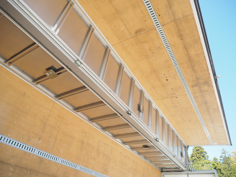 いすゞ ギガ ウイング車 大型 QKG-CYJ77A 年式 H26[写真20]