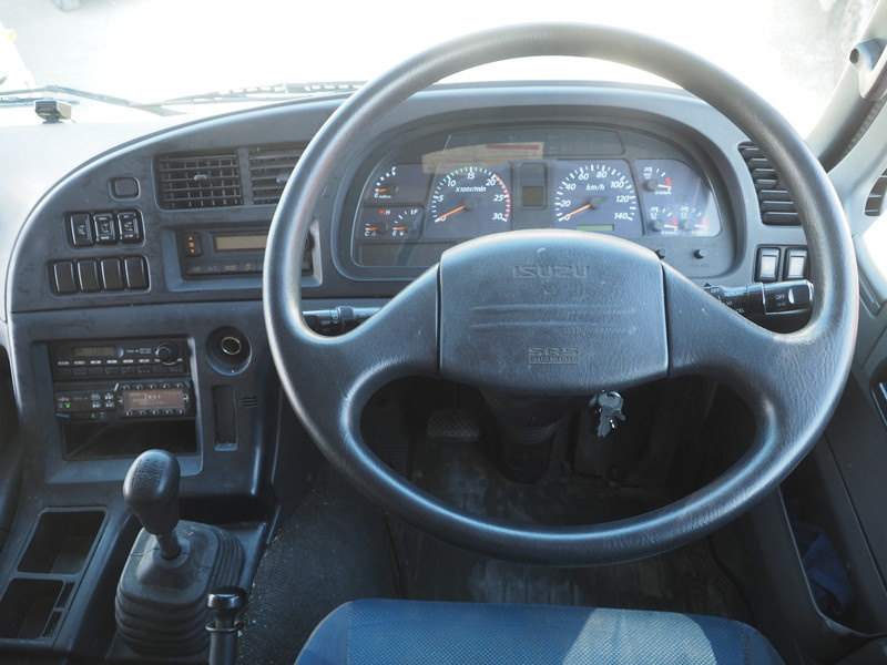 いすゞ ギガ ウイング車 大型 QKG-CYJ77A 年式 H26[写真29]