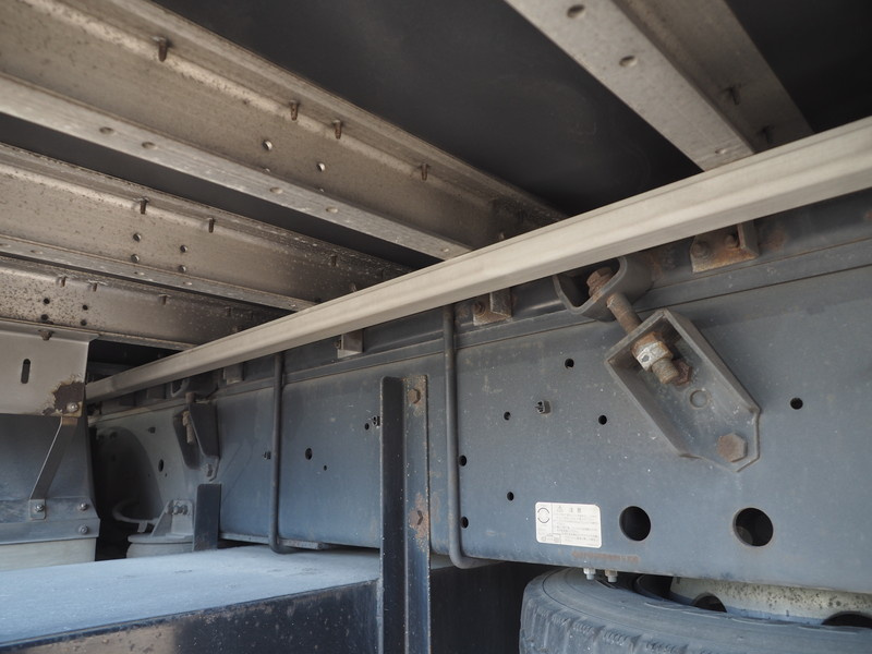 いすゞ ギガ ウイング車 大型 QKG-CYJ77A 年式 H26[写真43]