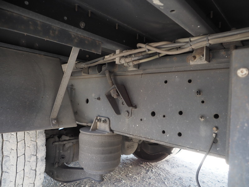 いすゞ ギガ ウイング車 大型 QKG-CYJ77A 年式 H26[写真40]