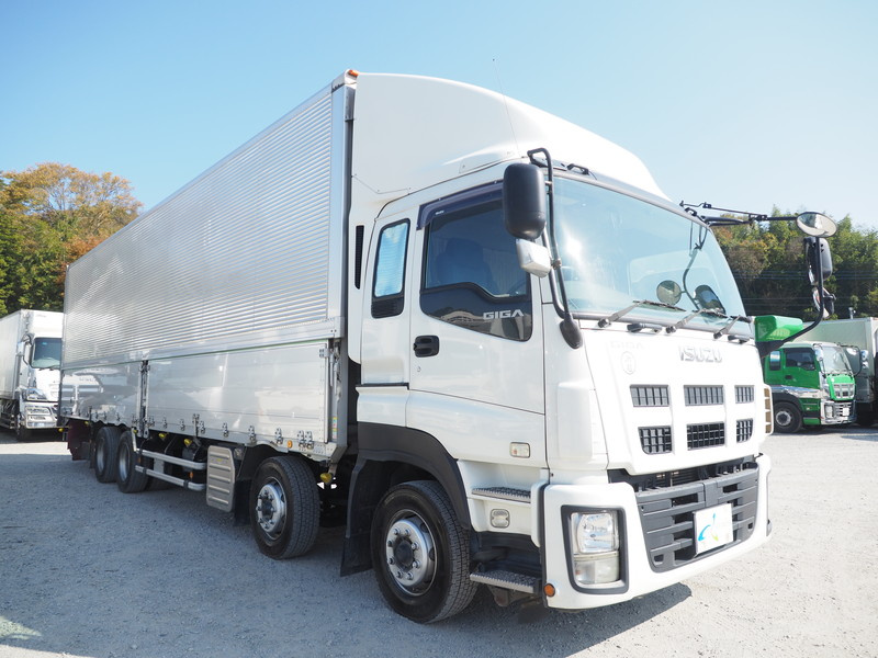 いすゞ ギガ ウイング車 大型 QKG-CYJ77A 年式 H26[写真04]