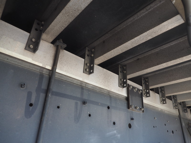 いすゞ ギガ 冷凍バン 大型 QKG-CYL77A 年式 H25[写真36]