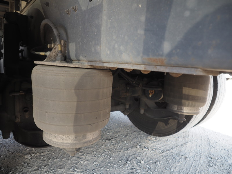 いすゞ ギガ 冷凍バン 大型 QKG-CYL77A 年式 H25[写真33]