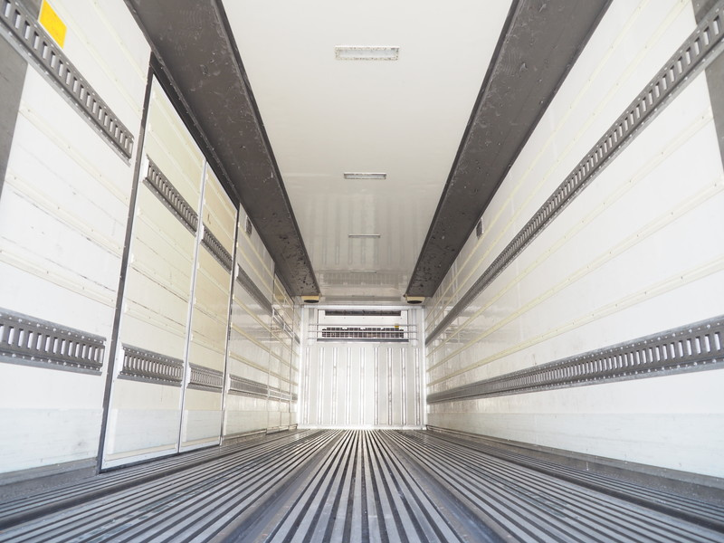 いすゞ ギガ 冷凍バン 大型 QKG-CYL77A 年式 H25[写真17]