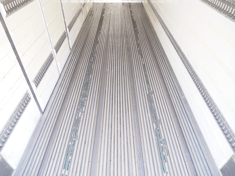 いすゞ ギガ 冷凍バン 大型 QKG-CYL77A 年式 H25[写真19]