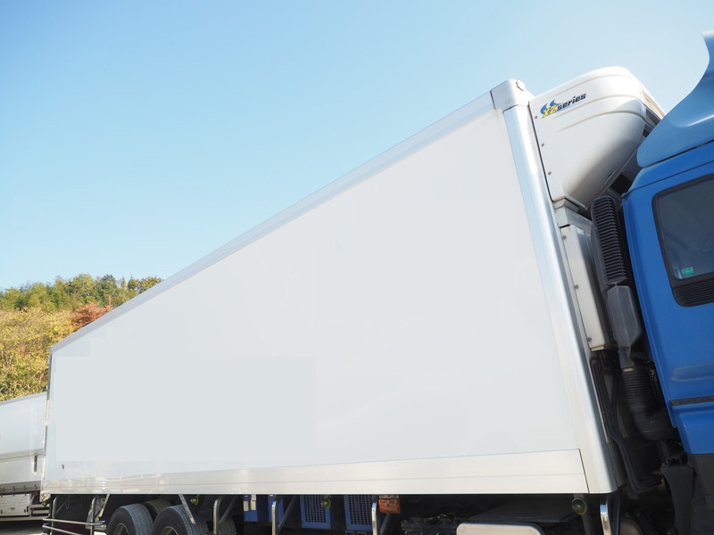 いすゞ ギガ 冷凍バン 大型 QKG-CYL77A 年式 H25[写真10]