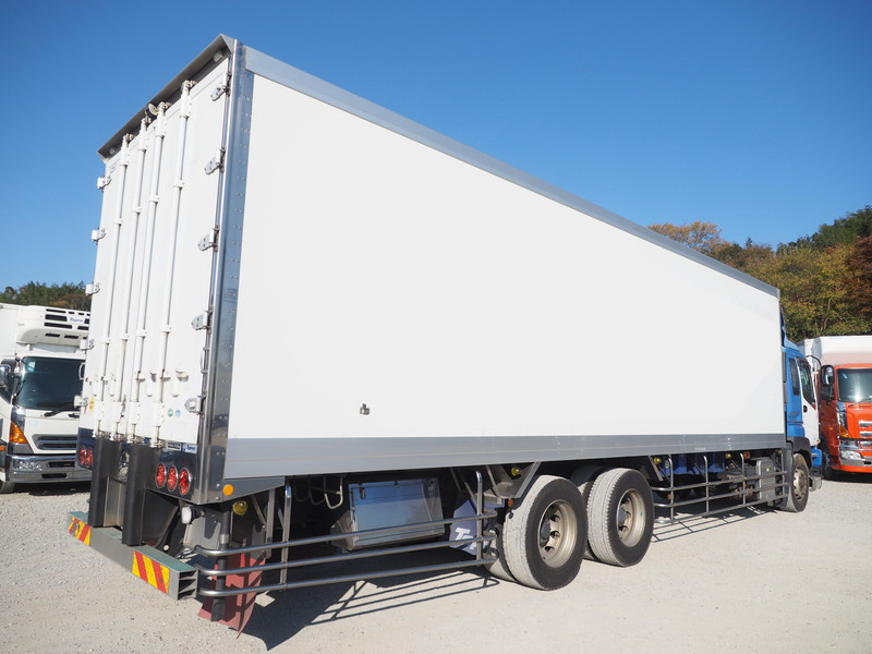 いすゞ ギガ 冷凍バン 大型 QKG-CYL77A 年式 H25[写真06]