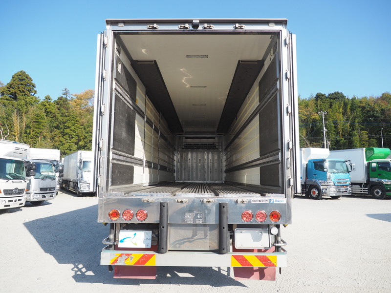 いすゞ ギガ 冷凍バン 大型 QKG-CYL77A 年式 H25[写真16]