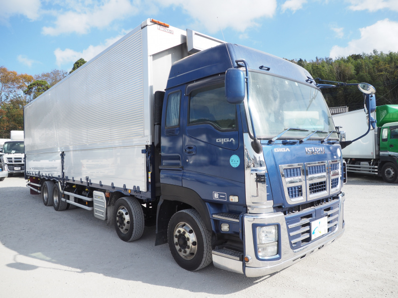 いすゞ ギガ ウイング車 大型 QKG-CYJ77A 年式 H27[写真05]