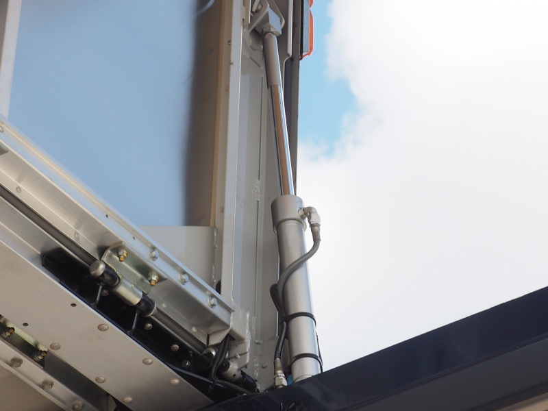 いすゞ フォワード ウイング車 中型 TKG-FRR90S2 年式 H26[写真23]