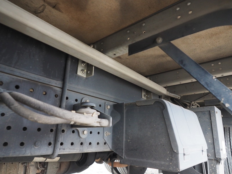 いすゞ エルフ ウイング車 小型 BKG-NPR85AN 年式 H23[写真40]