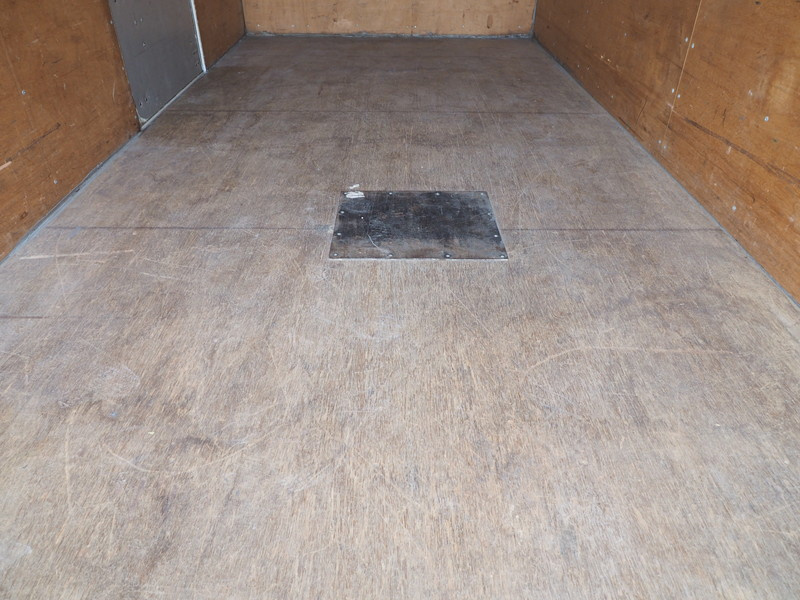 いすゞ エルフ バン車 小型 BKG-NPR85AN 年式 H22[写真16]