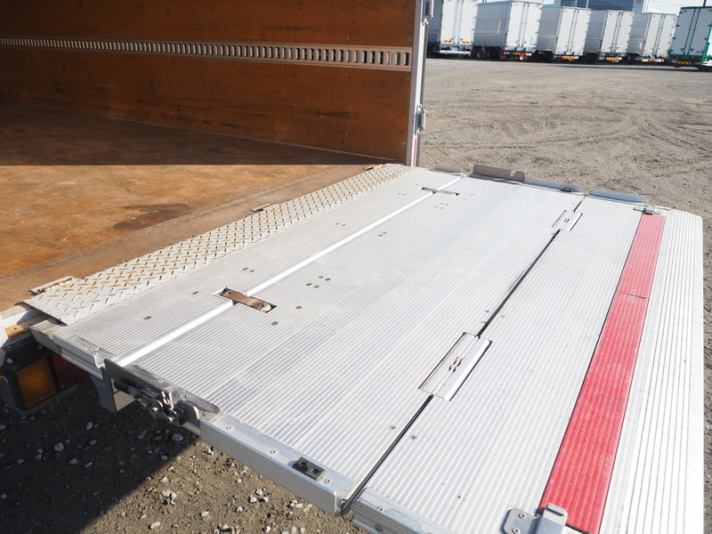 いすゞ エルフ バン車 小型 TRG-NPR85AN 年式 H29[写真23]