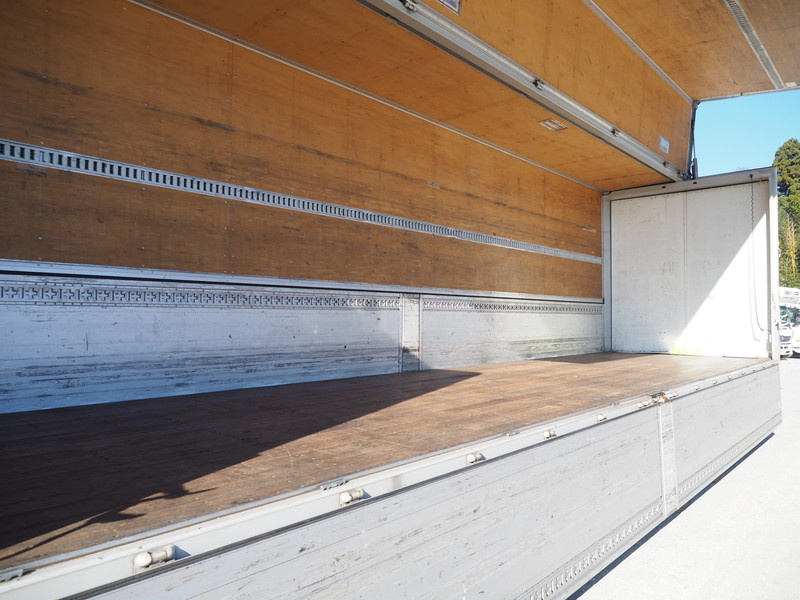 いすゞ ギガ ウイング車 大型 PDG-CYJ77W8A 年式 H21[写真21]