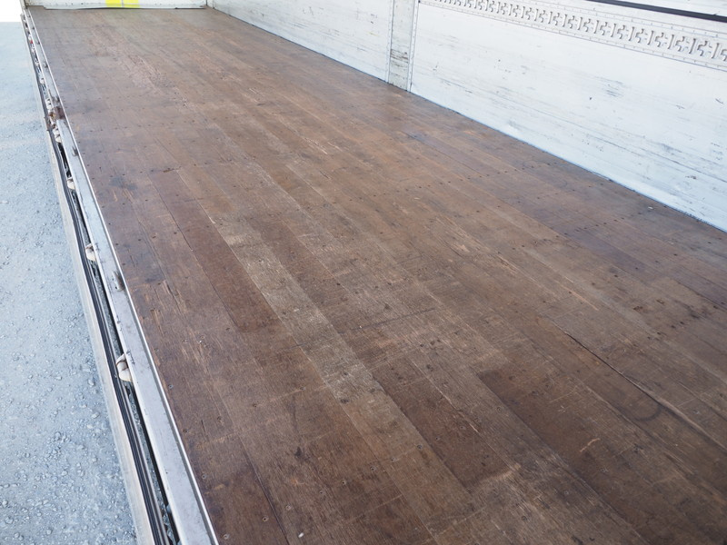 いすゞ ギガ ウイング車 大型 PDG-CYJ77W8A 年式 H21[写真23]