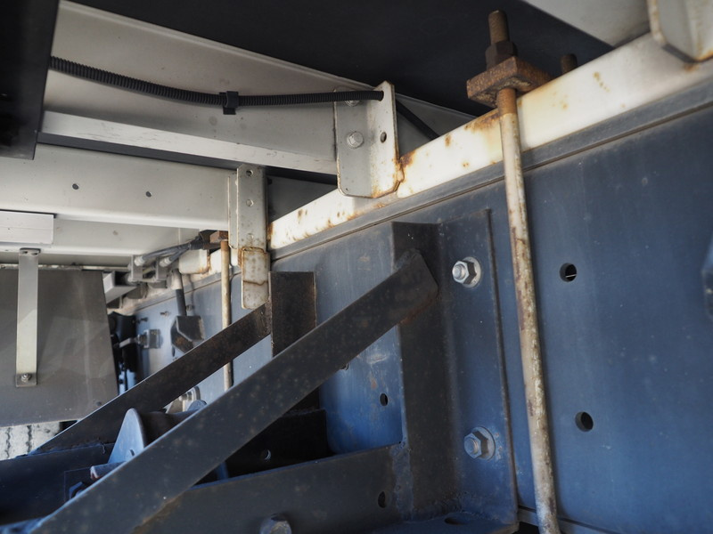 いすゞ ギガ ウイング車 大型 PDG-CYJ77W8A 年式 H21[写真47]