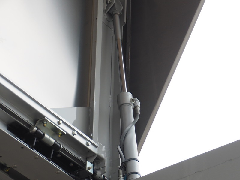 いすゞ フォワード ウイング車 中型 TKG-FRR90T2 年式 H27[写真12]