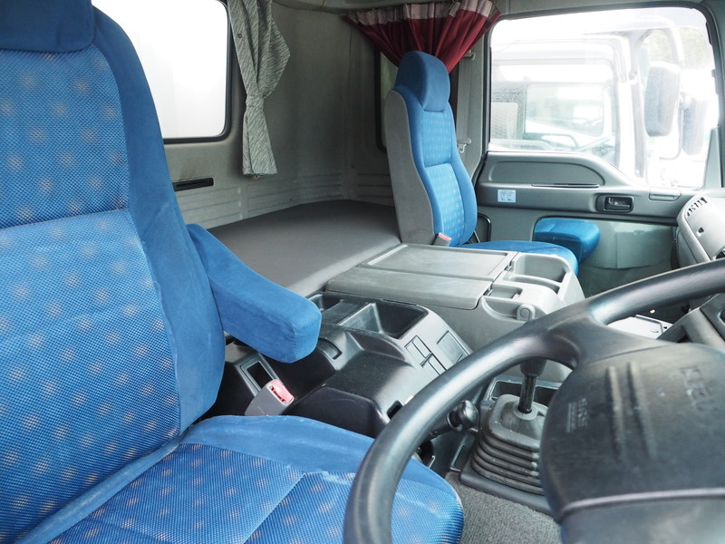 いすゞ ギガ ウイング車 大型 LKG-CYJ77A 年式 H23[写真29]