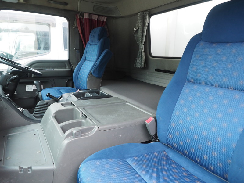 いすゞ ギガ ウイング車 大型 LKG-CYJ77A 年式 H23[写真40]