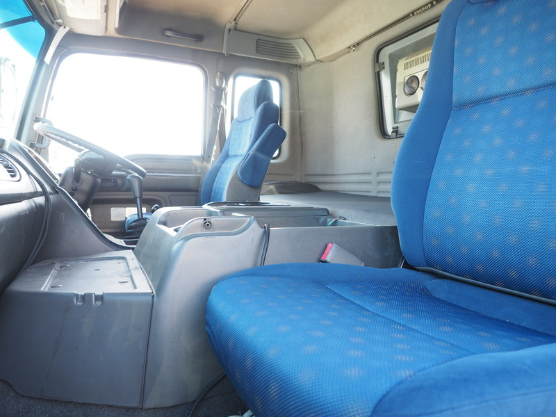 いすゞ ギガ 冷凍バン 大型 QKG-CYL77A 年式 H25[写真30]