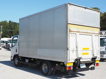 いすゞ エルフ バン車 小型 BDG-NPR85AN 年式 H19 [写真07]