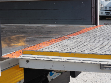 いすゞ エルフ バン車 小型 BDG-NPR85AN 年式 H19 [写真28]