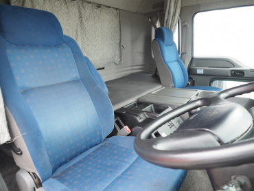 いすゞ ギガ ウイング車 大型 QKG-CYJ77A 年式 H27 [写真33]