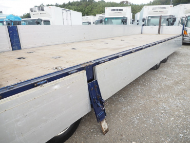 いすゞ ギガ 平ボディ 大型 QKG-CYJ77B 年式 H29 [写真17]