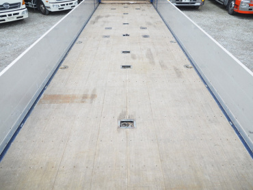 いすゞ ギガ 平ボディ 大型 QKG-CYJ77B 年式 H29 [写真24]