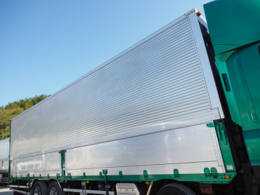 いすゞ ギガ ウイング車 大型 QKG-CYJ77B 年式 H28 [写真09]