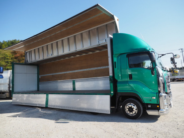 いすゞ ギガ ウイング車 大型 QKG-CYJ77B 年式 H28 [写真11]