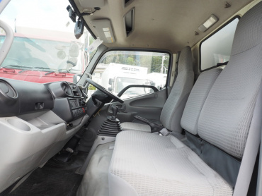 日野 デュトロ バン車 小型 TKG-XZU655M 年式 H28 [写真32]