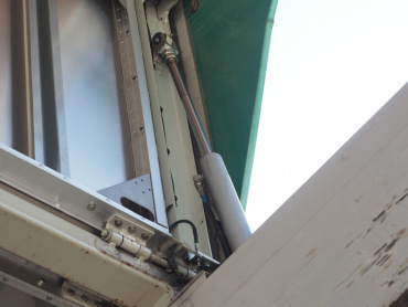 いすゞ ギガ ウイング車 大型 PDG-CYJ77W8 年式 H20 [写真12]