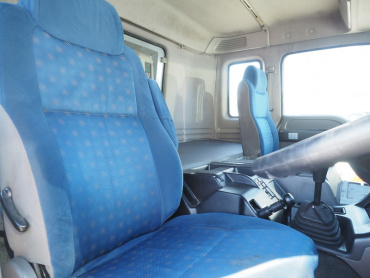 いすゞ ギガ 冷凍バン 大型 QKG-CYL77A 年式 H25 [写真24]