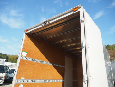 いすゞ エルフ バン車 小型 TRG-NPR85AN 年式 H29 [写真19]