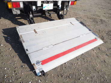 いすゞ エルフ バン車 小型 TRG-NPR85AN 年式 H29 [写真22]